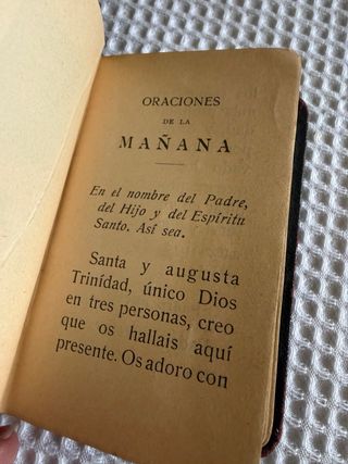 Misal del niño 1890-1905 s.XIX en Piel