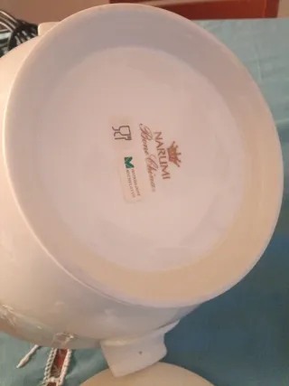 Zuppiera in ceramica bianca