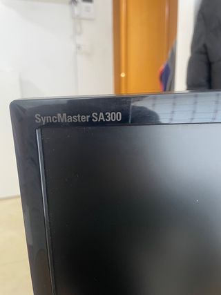 Monitor LED Samsung SingMaster SA300 de 22 Pulg.