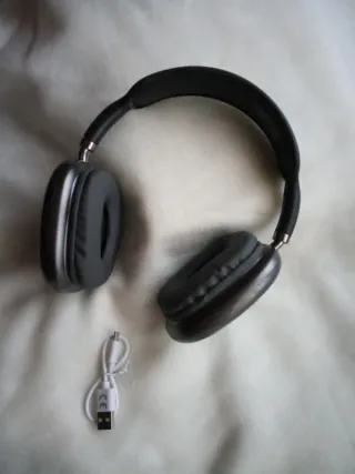 Auriculares diadema negros y plateados