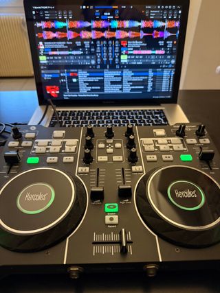 DJ STARTER PACK MacBook Pro i7 quad core + Console