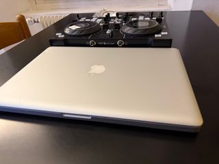 DJ STARTER PACK MacBook Pro i7 quad core + Console