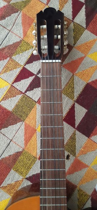 Maison - Guitarra española con EQ.