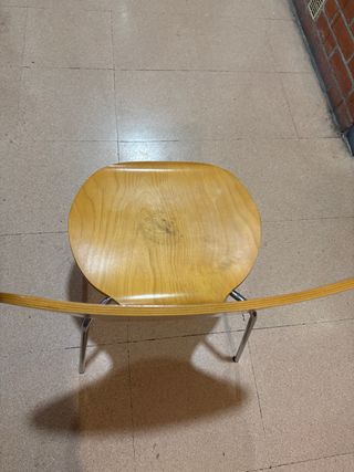 Silla de madera y metal