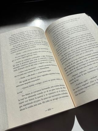 Silence: De la autora del bestseller mundial Bo...