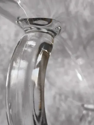 JARRA DE AGUA CRISTAL CON ASA PARA MESA COMEDOR