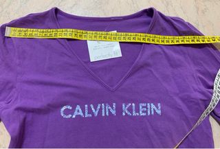 Maglia vintage viola con scollo a V Calvin Klein