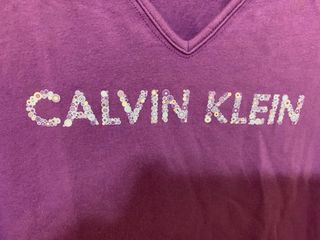 Maglia vintage viola con scollo a V Calvin Klein