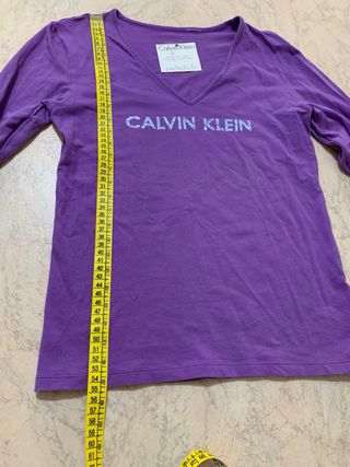 Maglia vintage viola con scollo a V Calvin Klein