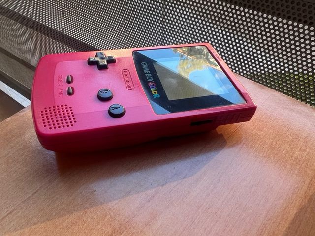 Nintendo Game Boy Color Roja (leer)