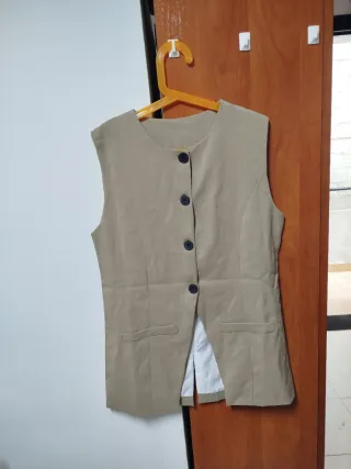 Conjunto chaleco y pantalón beige Talla S