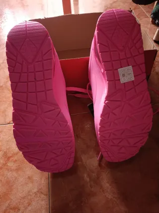 Zapatillas Skechers sin estrena precio tienda 80€