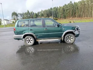 Nissan Terrano II 2000