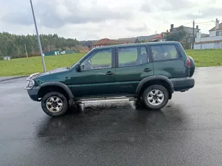 Nissan Terrano II 2000