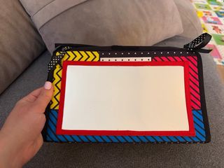 Juguete con espejo sensorial para bebés