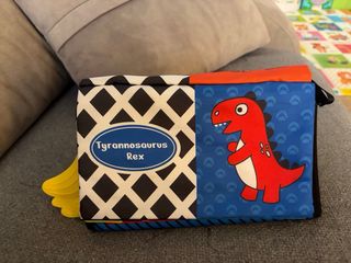 Juguete con espejo sensorial para bebés