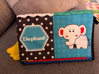 Juguete con espejo sensorial para bebés