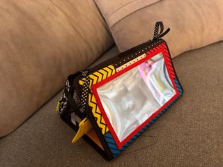 Juguete con espejo sensorial para bebés