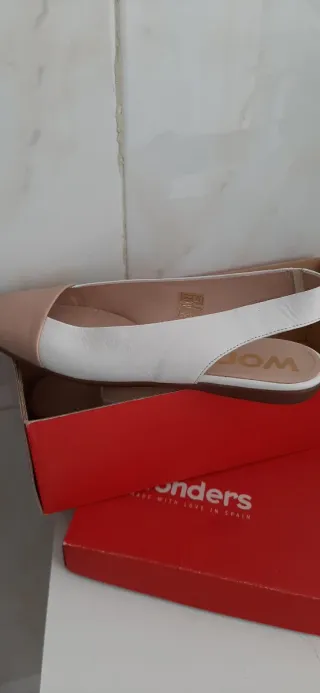Sandalias Wonders Talla 38 Beige y Blanco