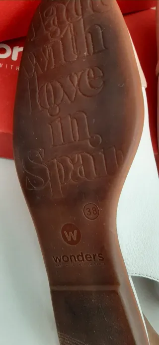 Sandalias Wonders Talla 38 Beige y Blanco