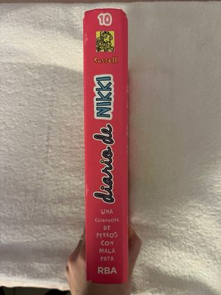 Diario de Nikki 10 - Una cuidadora de perros co...