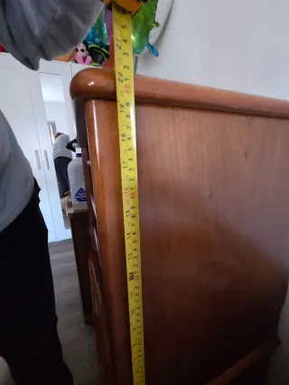 Mesitas de noche antiguas de madera. 25 cada una