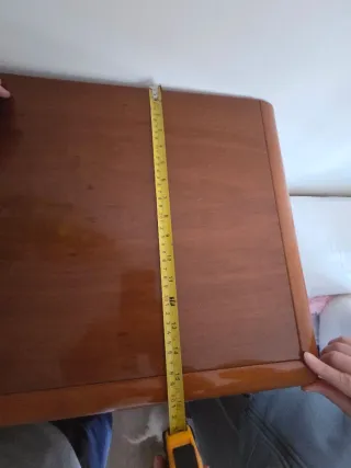 Mesitas de noche antiguas de madera. 25 cada una