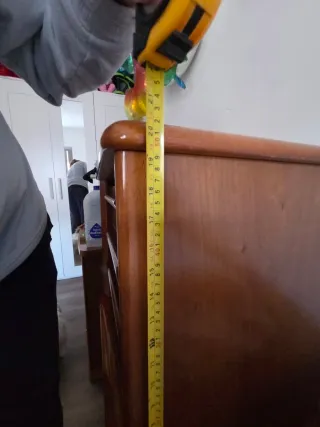 Mesitas de noche antiguas de madera. 25 cada una