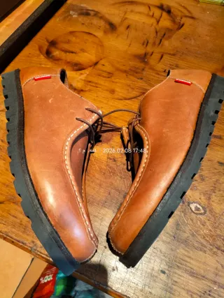 Zapatos de hombre de cuero marrón