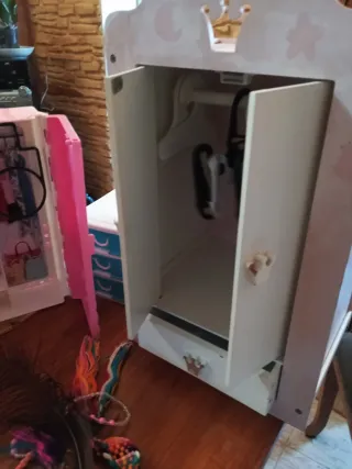 Armarios Barbie 2 unidades más cajonera y accesori