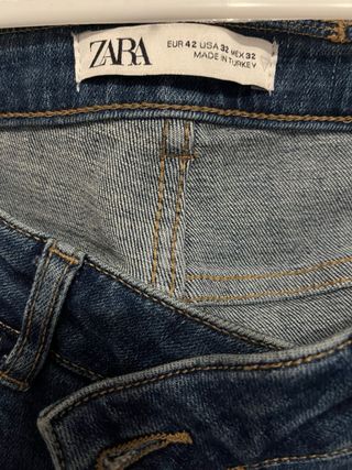 Pantalones vaqueros Zara desgastados talla 42