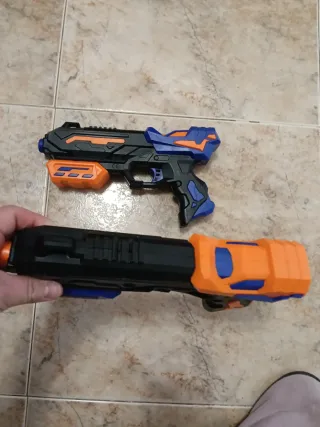 Pistolas Nerf con 10 dardos de espuma