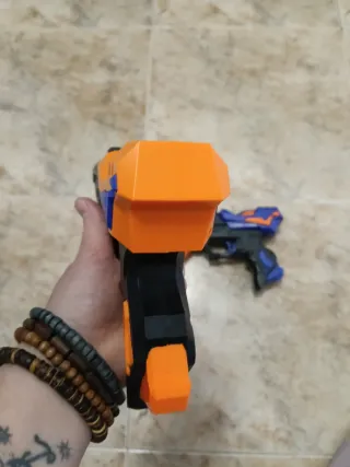 Pistolas Nerf con 10 dardos de espuma