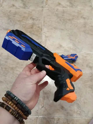 Pistolas Nerf con 10 dardos de espuma