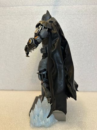 Figura Batman (XE Suit) 1/6 Hot Toys