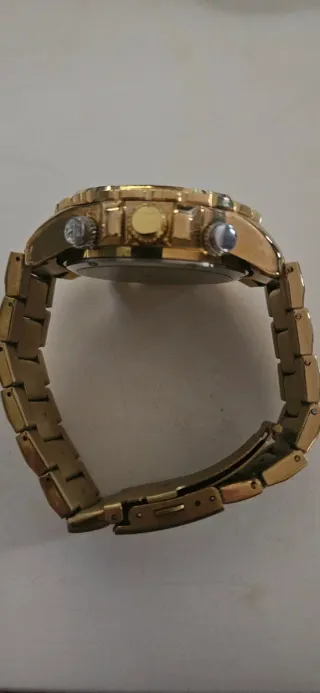 Reloj SKYLINE Dorado y Negro