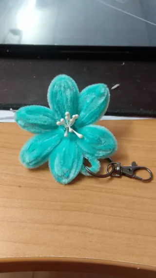 Portachiavi fiore azzurro