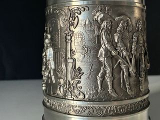 Jarra cerveza estaño con relieve