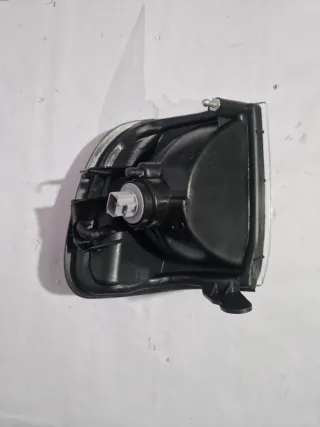 Intermitente delantero derecho