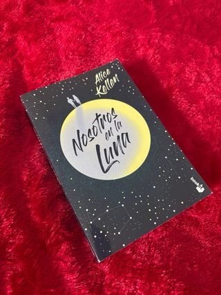 Libro “Nosotros en la Luna”