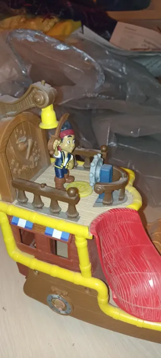 Barco de juguete Jake y los piratas