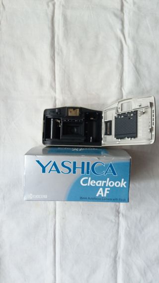 Cámara de fotos de 35mm Yashica