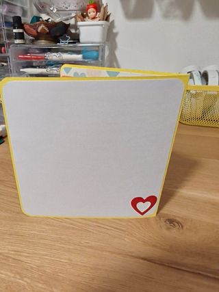 Postal hecha a mano con corazones y camión