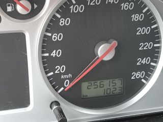 Ford Galaxy 2.3 con equipo de gas (GLP)