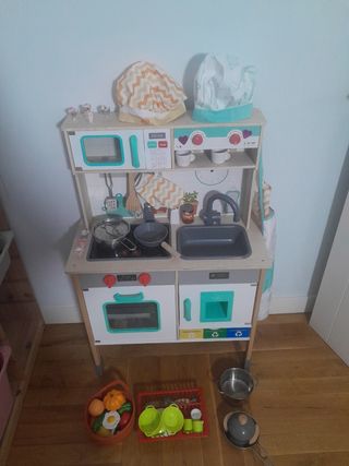 Cocina infantil de madera
