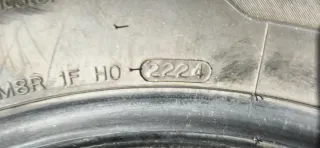 Neumáticos de coche 100 euros los 2 neumáticos 235