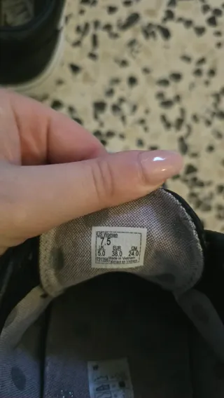 Zapatillas Vans Negras con Blanco