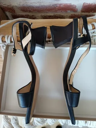 Sandalias Lodi Negras Talla 38 Gel