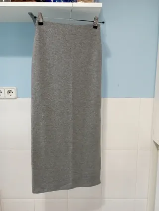 Falda tubo larga Stradivarius S