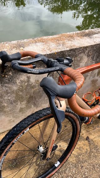 Bicicleta Gravel Megamo West + ruedas extra